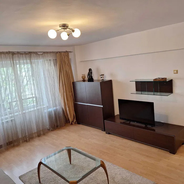 Apartament 2 camere,UNIRII, aproape de metrou, renovat si utilat