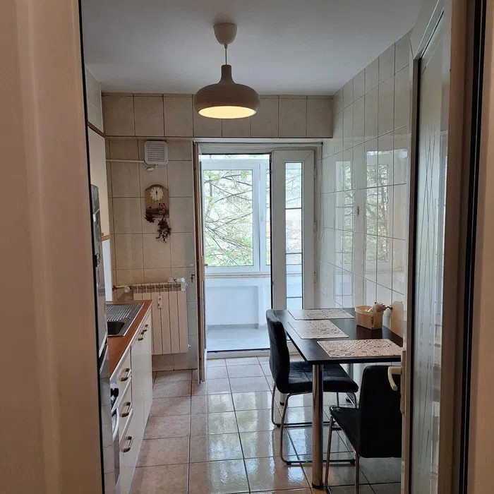 Apartament 2 camere,UNIRII, aproape de metrou, renovat si utilat