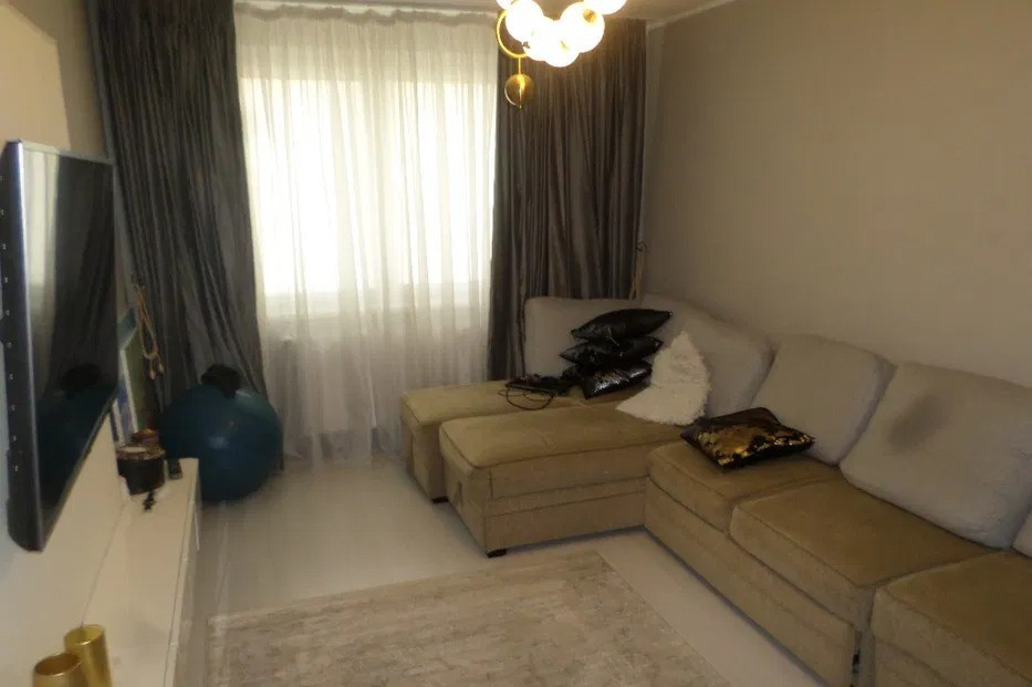 Apartament 2 camere,DRISTOR, etaj 5/8, an constructie 1982 