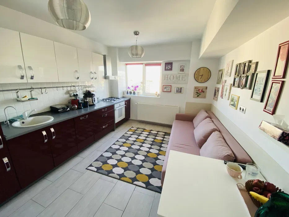 Apartament 3 camere,P-ta IANCULUI, decomandat, 77 mp, balcon