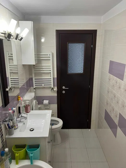 Apartament 2 camere,NERVA TRAIAN, spatios si primitor, etaj 6/8, an 1992