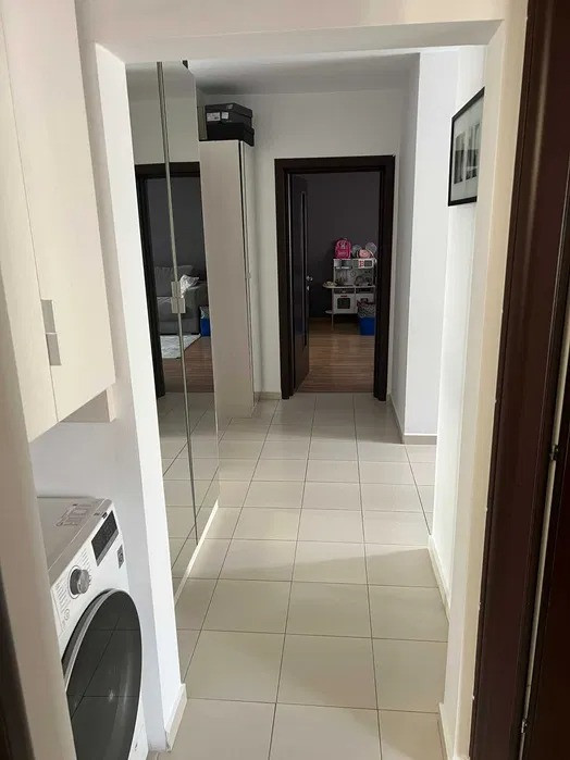 Apartament 2 camere,NERVA TRAIAN, spatios si primitor, etaj 6/8, an 1992