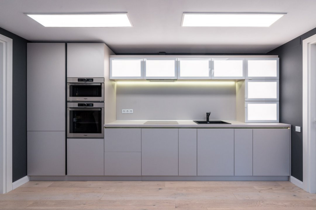 Apartament 3 camere, DOROBANTI, deosebit, etaj 4/6, an 2003