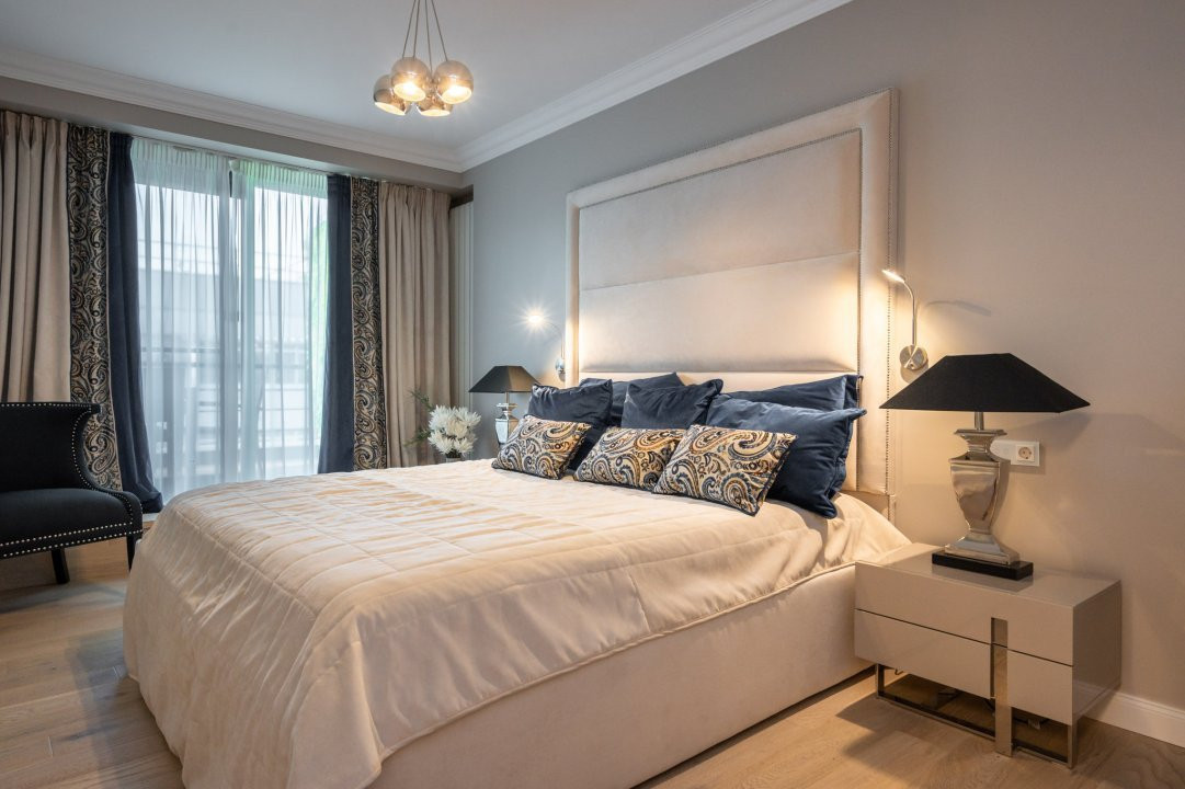 Apartament 3 camere, DOROBANTI, deosebit, etaj 4/6, an 2003