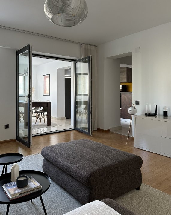 Apartament 2 camere,UNIRII-BD.Mircea Voda, centrala proprie, an 2016, etaj 3/8