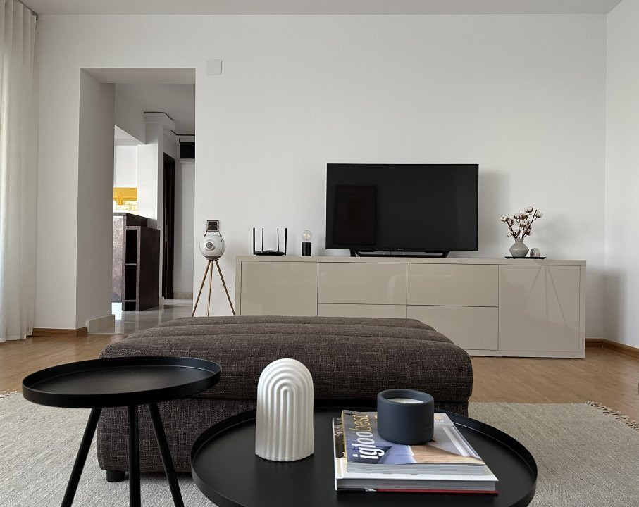 Apartament 2 camere,UNIRII-BD.Mircea Voda, centrala proprie, an 2016, etaj 3/8