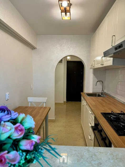 Apartament 2 camere,P-TA MUNCII, etaj 5/10, renovat si utilat, mobilat