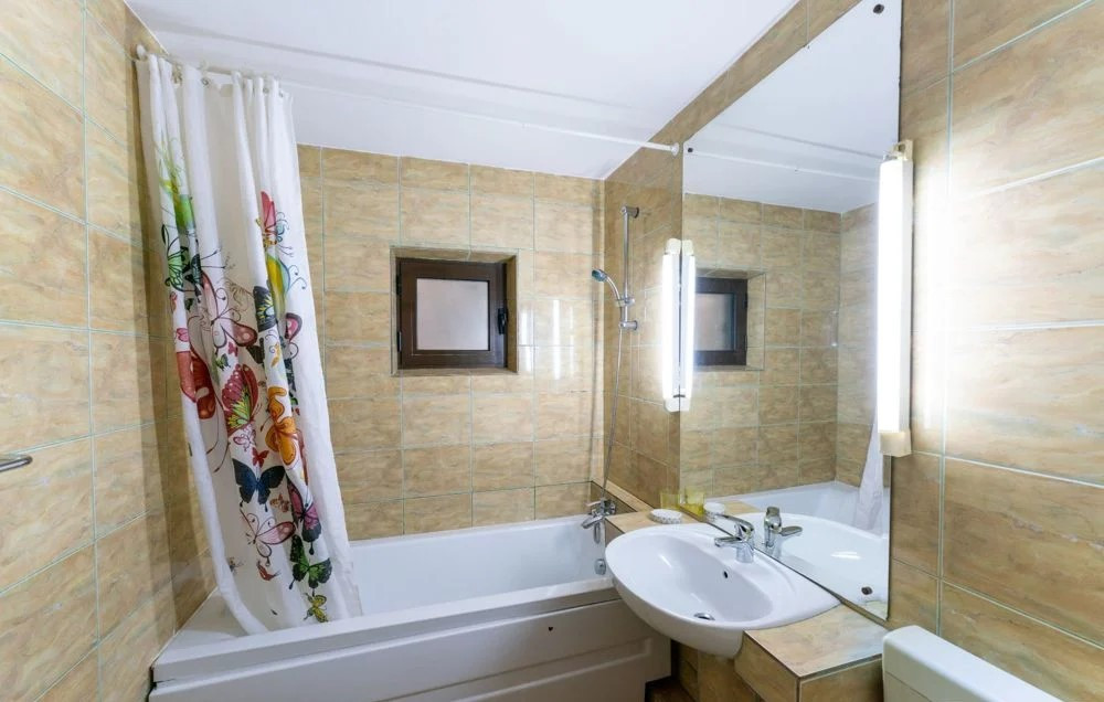 Apartament 2 camere spatios, MALL VITAN, bloc reabilitat termic,etaj 1/4, 64 mp