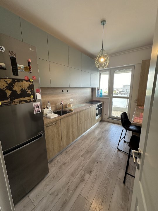 Apartament 3 camere,MIHAI BRAVU, decomandat,centrala proprie 