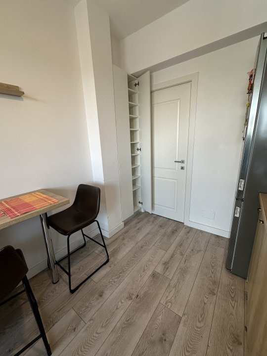 Apartament 3 camere,MIHAI BRAVU, decomandat,centrala proprie 