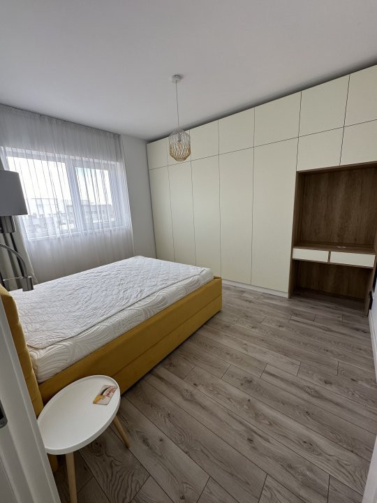 Apartament 3 camere,MIHAI BRAVU, decomandat,centrala proprie 