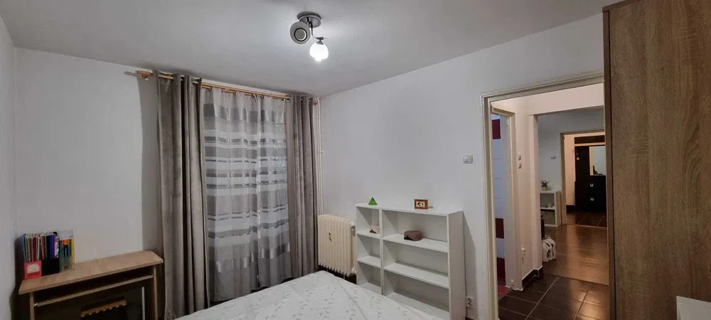 Apartament 2 camere,TITAN, decomandat, parter/4, metrou aproape