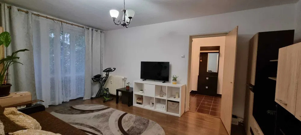 Apartament 2 camere,TITAN, decomandat, parter/4, metrou aproape