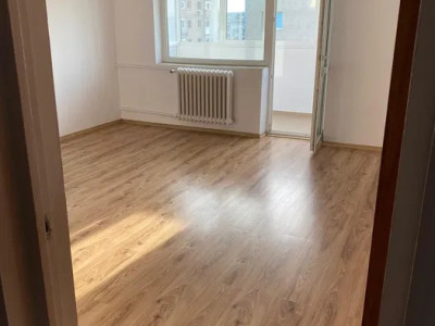 Apartament 2 camere,TITAN, etaj 9/10 , decomandat