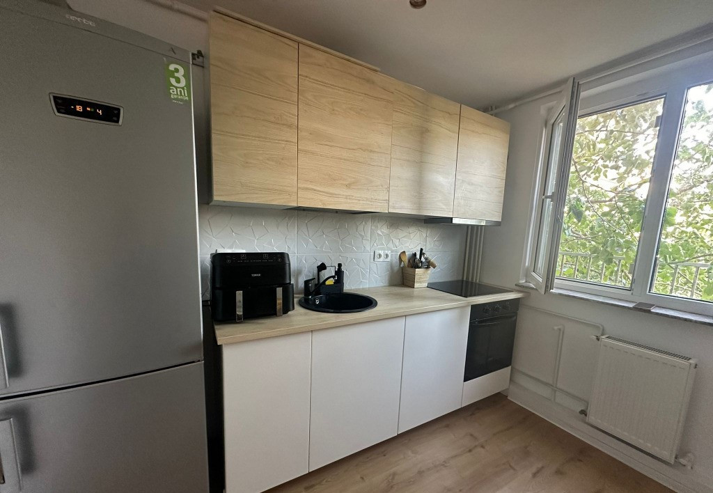 Apartament 2 camere,LUJERULUI, etaj 2/4, renovat