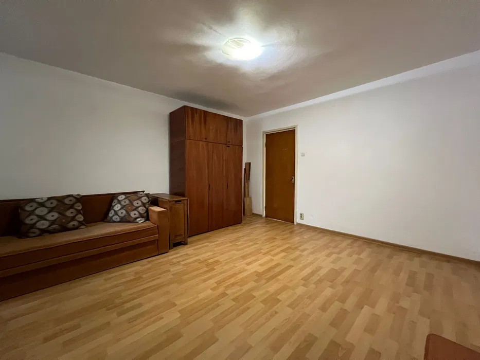 Garsoniera, TITAN, balcon, metrou 