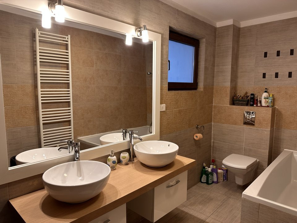 Vila deosebita cu 5 camere,POPESTI LEORDENI, 2 locuri de parcare, an 2015