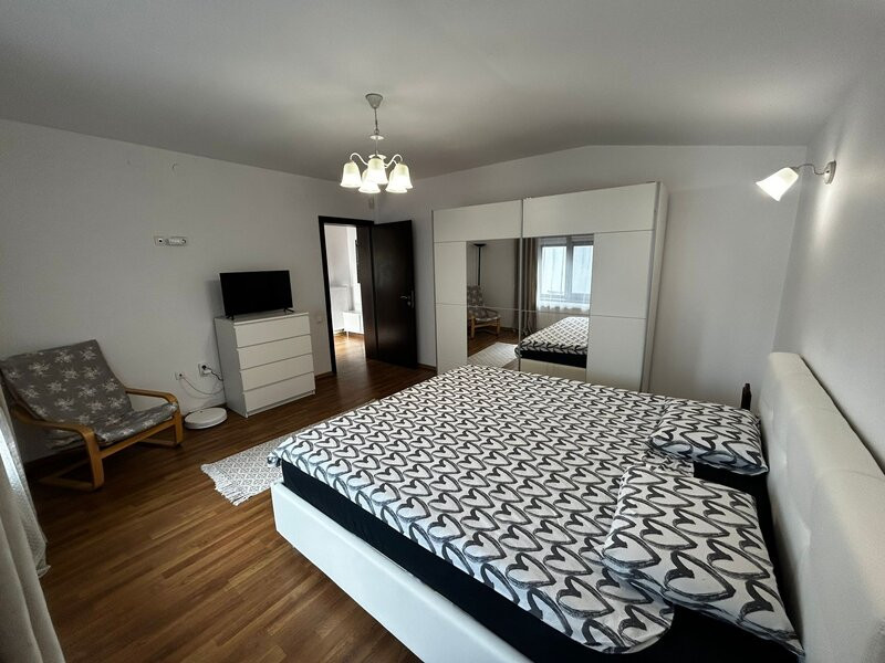 Casa cu 5 camere,CERNICA, constructie 2013 , teren 250 mp