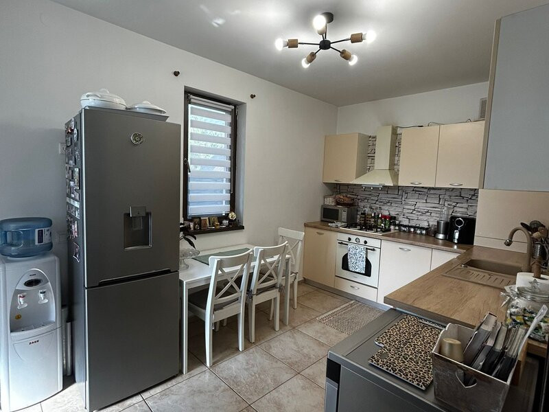 Casa cu 5 camere,CERNICA, constructie 2013 , teren 250 mp