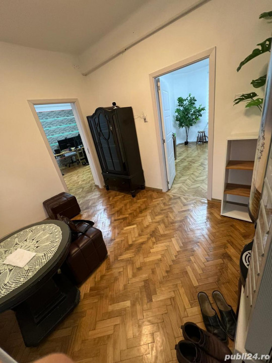 Vila, PIATA VICTORIEI, 2 minute de metrou 