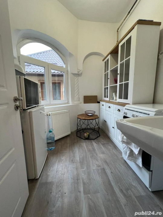 Vila, PIATA VICTORIEI, 2 minute de metrou 