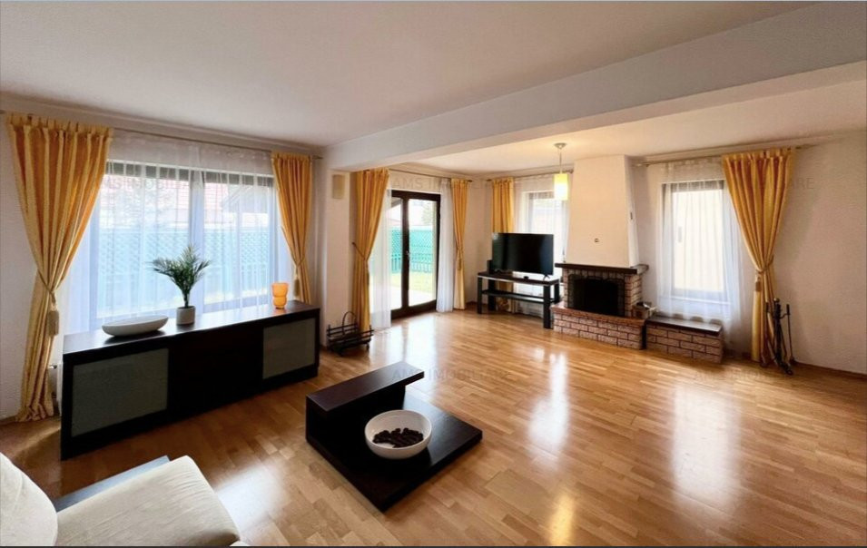 Vila superba, 5 camere,IANCU NICOLAE, an constructie 2002, 3 locuri de parcare