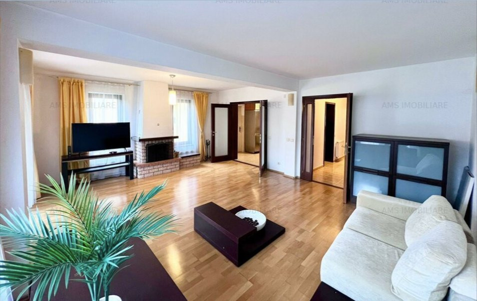 Vila superba, 5 camere,IANCU NICOLAE, an constructie 2002, 3 locuri de parcare