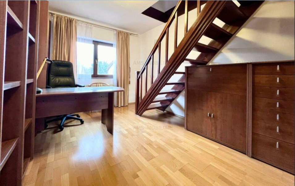 Vila superba, 5 camere,IANCU NICOLAE, an constructie 2002, 3 locuri de parcare