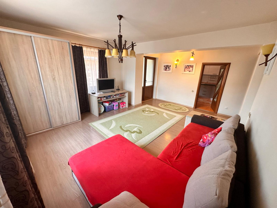 De vanzare spatiu comercial/birouri, 7 camere, garaj, S+P+1+M, teren 389mp