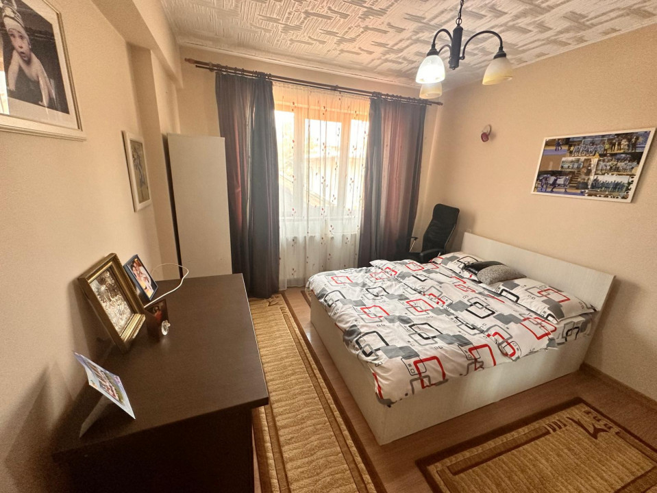 De vanzare spatiu comercial/birouri, 7 camere, garaj, S+P+1+M, teren 389mp