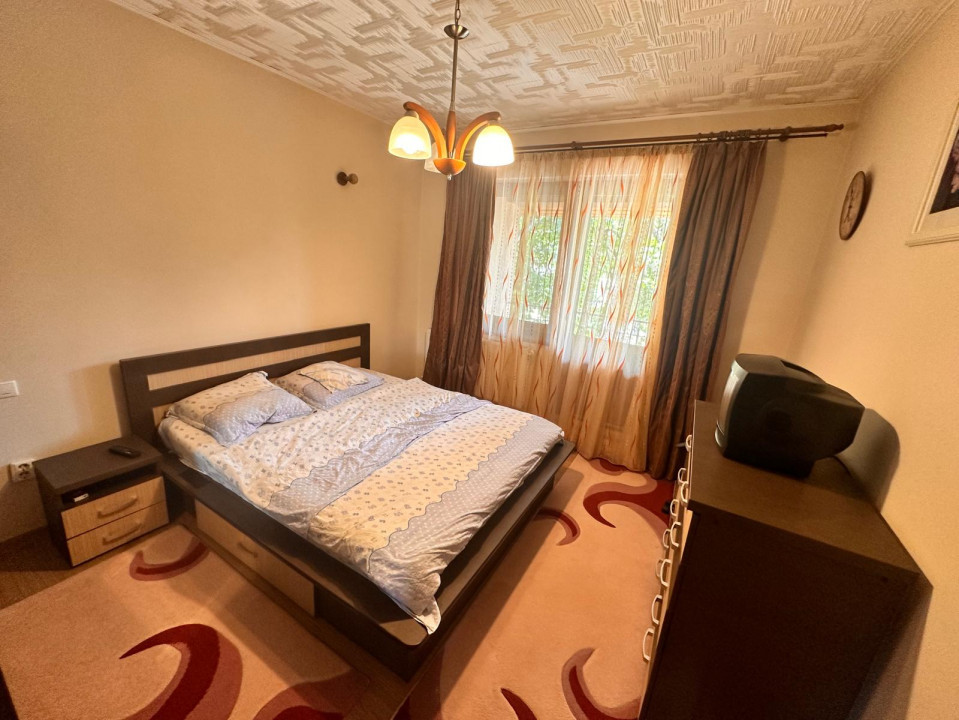 De vanzare spatiu comercial/birouri, 7 camere, garaj, S+P+1+M, teren 389mp