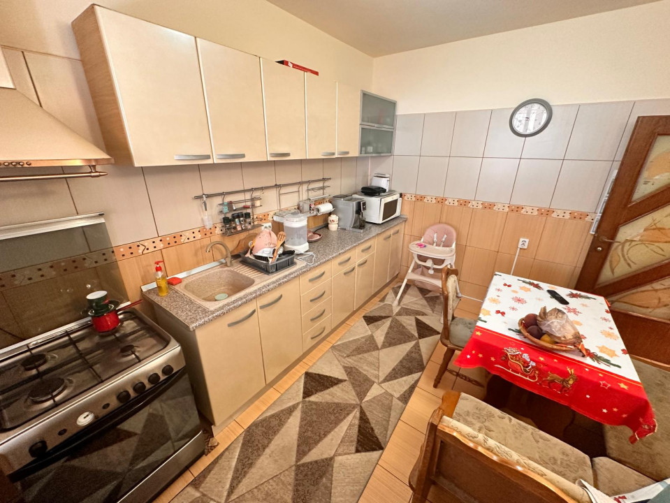 De vanzare spatiu comercial/birouri, 7 camere, garaj, S+P+1+M, teren 389mp