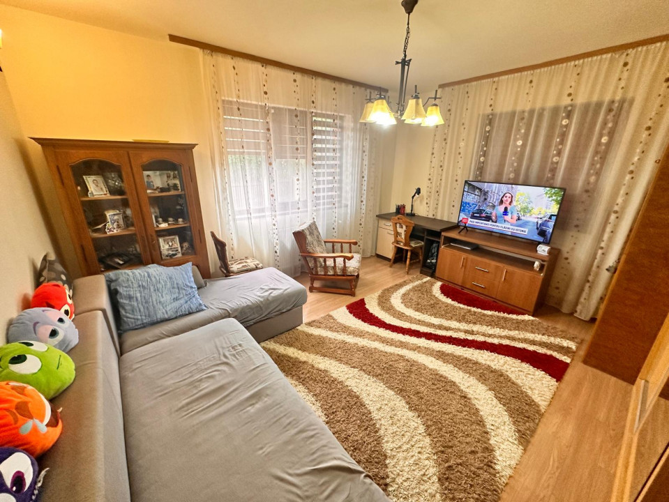 De vanzare spatiu comercial/birouri, 7 camere, garaj, S+P+1+M, teren 389mp