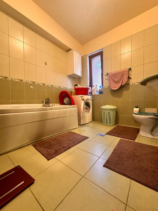 De vanzare spatiu comercial/birouri, 7 camere, garaj, S+P+1+M, teren 389mp