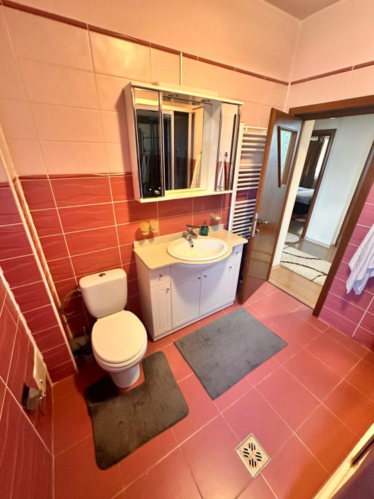 De vanzare spatiu comercial/birouri, 7 camere, garaj, S+P+1+M, teren 389mp