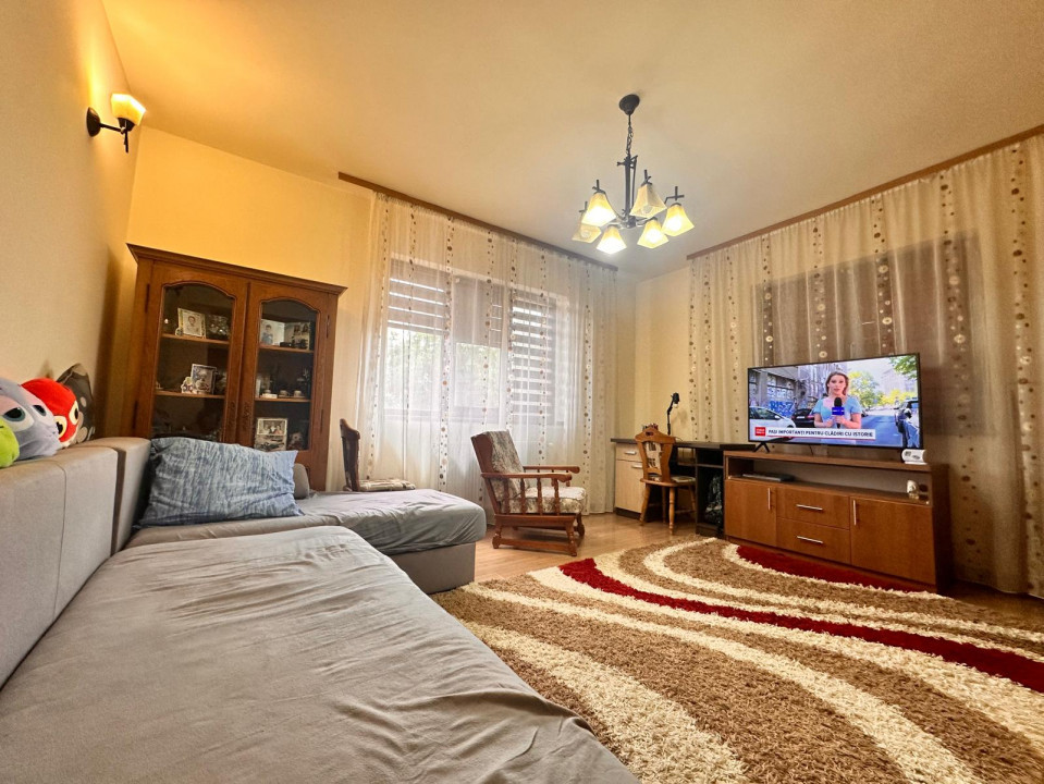 De vanzare spatiu comercial/birouri, 7 camere, garaj, S+P+1+M, teren 389mp