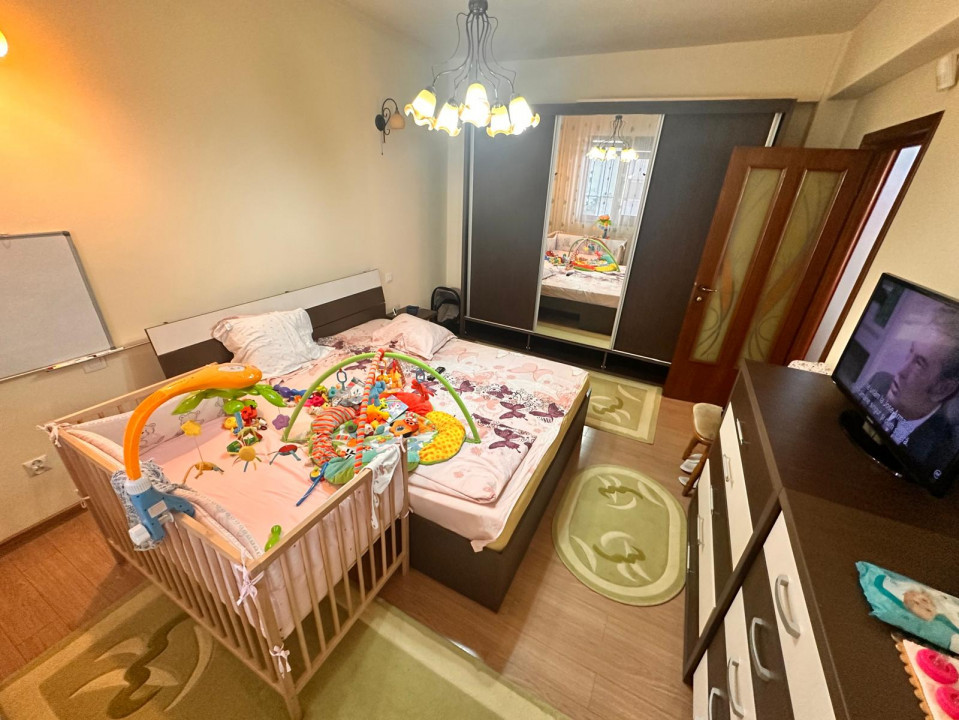 De vanzare spatiu comercial/birouri, 7 camere, garaj, S+P+1+M, teren 389mp