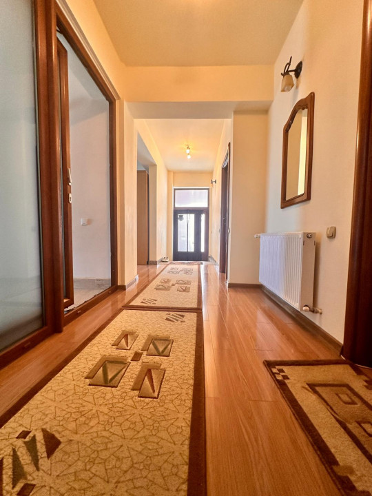 De vanzare spatiu comercial/birouri, 7 camere, garaj, S+P+1+M, teren 389mp