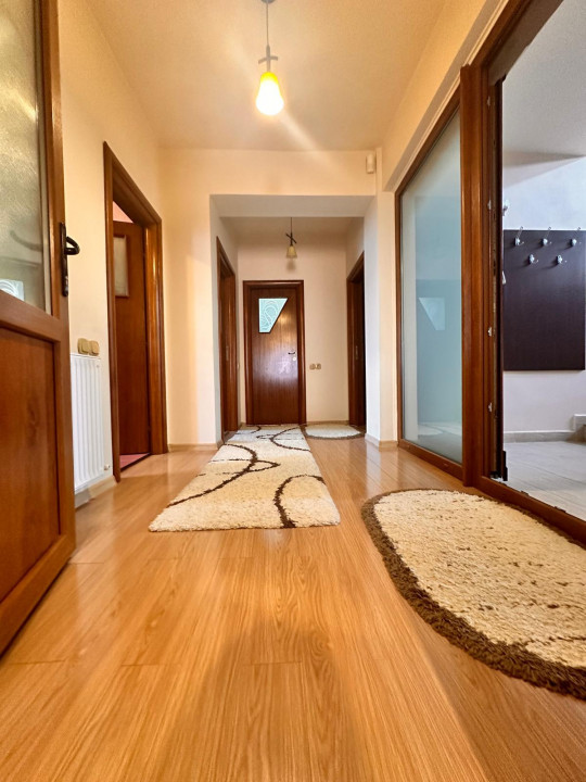 De vanzare spatiu comercial/birouri, 7 camere, garaj, S+P+1+M, teren 389mp