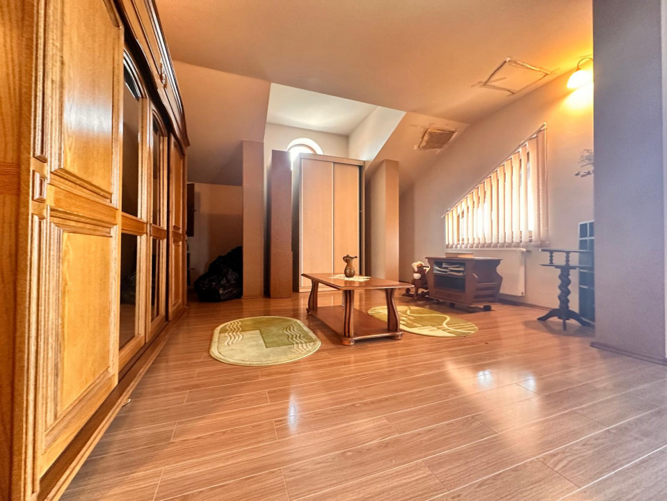 De vanzare spatiu comercial/birouri, 7 camere, garaj, S+P+1+M, teren 389mp