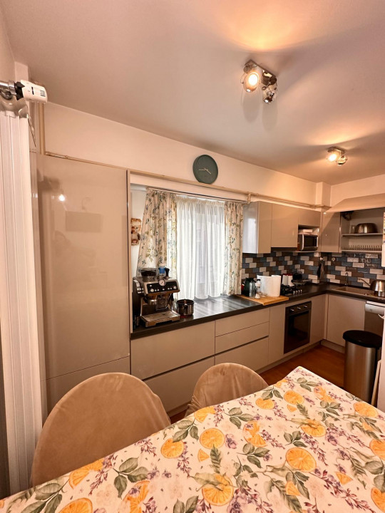 Apartament 3 camere, mobilat si utilat, centrala proprie, Unirii