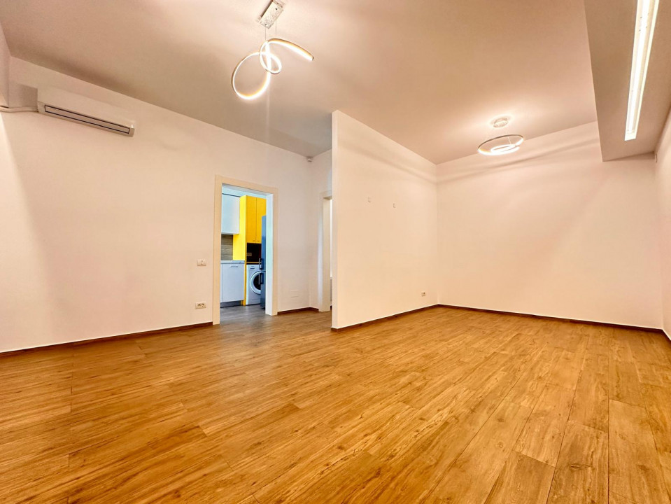 Garsoniera decomandata, cu vedere spre Mall Sun Plaza