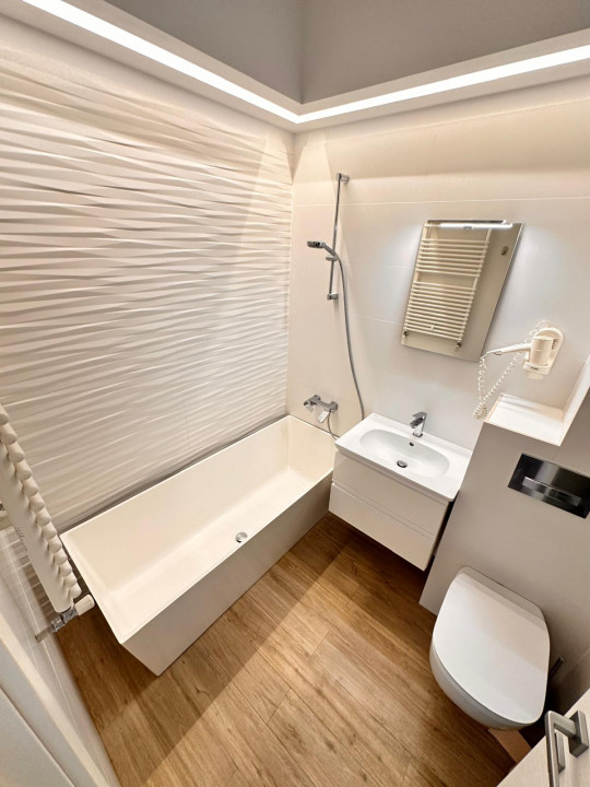 Garsoniera decomandata, cu vedere spre Mall Sun Plaza