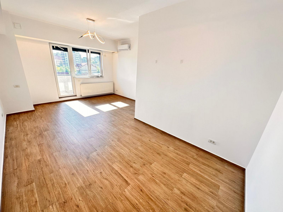 Garsoniera decomandata, cu vedere spre Mall Sun Plaza