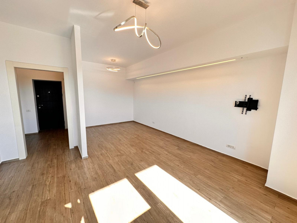 Garsoniera decomandata, cu vedere spre Mall Sun Plaza