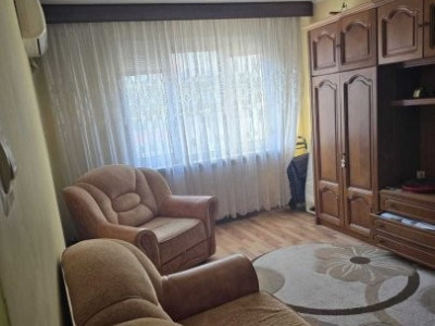 Apartament 3 camere zona Bd. Chisinau - Basarabiei