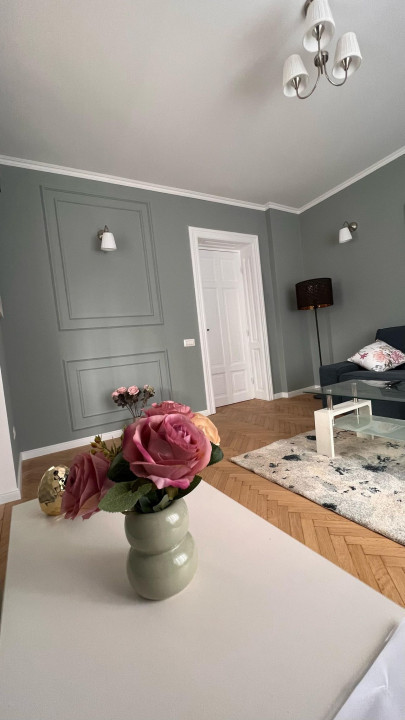 Vanzare apartament 3 camere, boxa garaj Cotroceni 