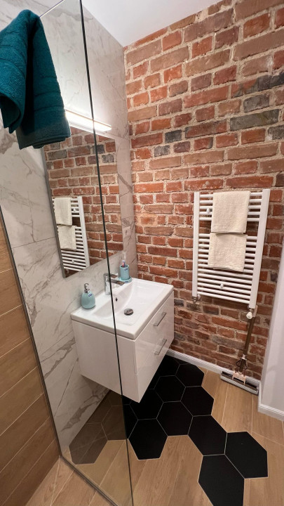 Vanzare apartament 3 camere, boxa garaj Cotroceni 