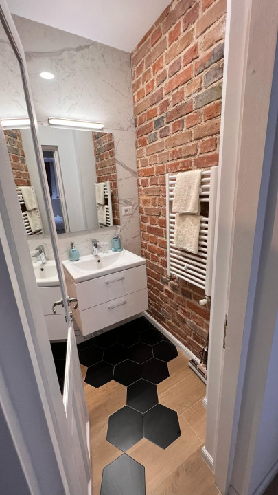 Vanzare apartament 3 camere, boxa garaj Cotroceni 