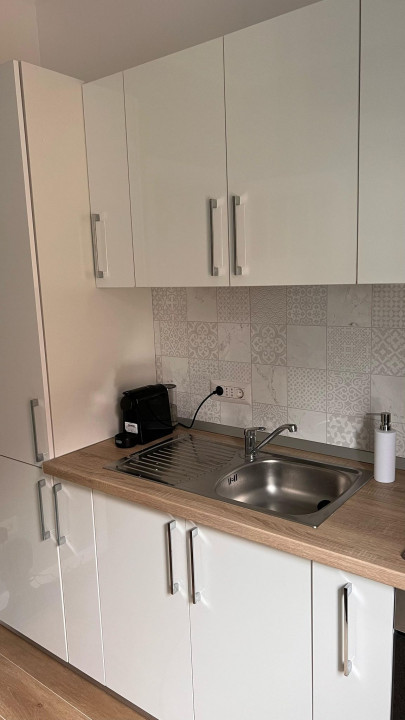 Vanzare apartament 3 camere, boxa garaj Cotroceni 